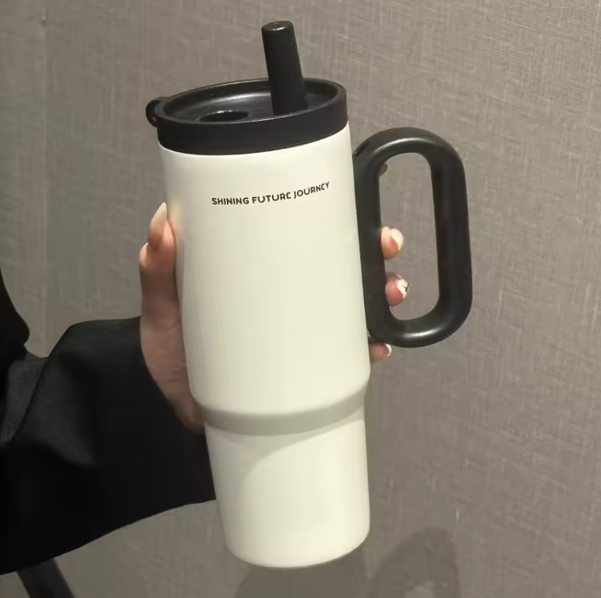 Sipco Everyday Tumbler with Handle & Straw.
